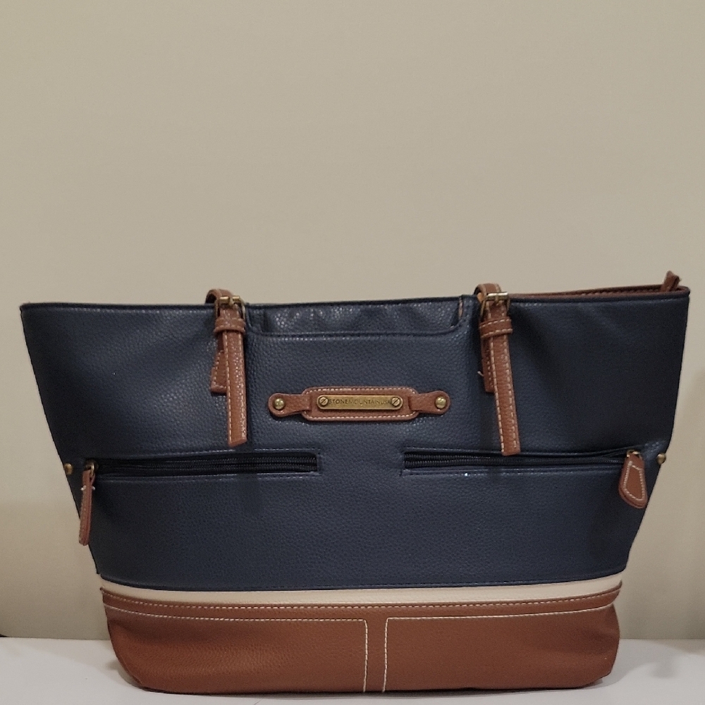 Nw/oT - Stone Mountain USA Navy and Tan Pebbled Leather Tote Bag